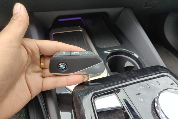 Used BMW 5 Series 2024 530Li Luxury Edition M Sport Package Vehicle Key