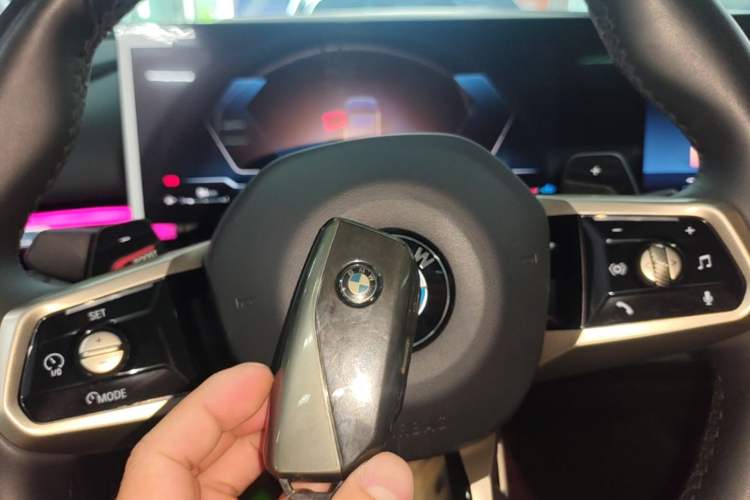 Used BMW 5 Series 2024 530Li Luxury Edition M Sport Package Vehicle Key