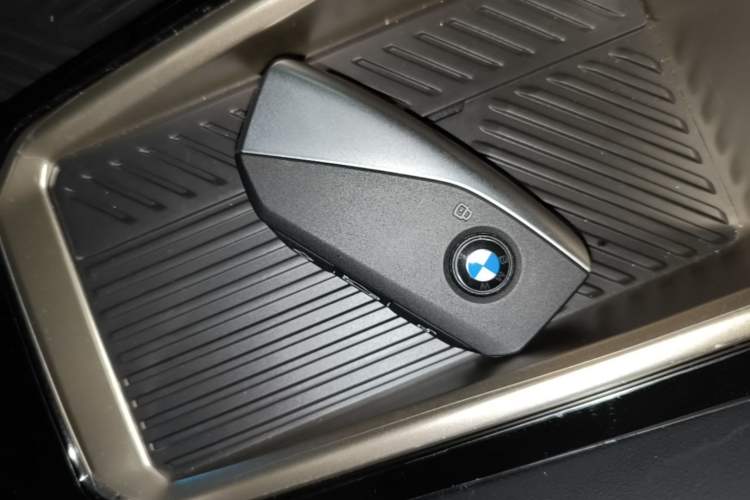 Used BMW 5 Series 2024 530Li Luxury Edition M Sport Package Vehicle Key
