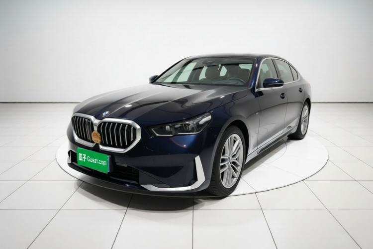 BMW 5 Series 2024 525Li Luxury Package