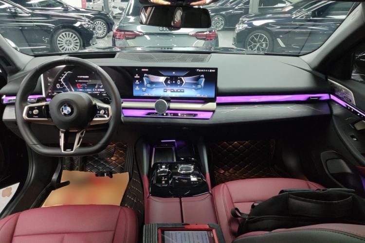 Used BMW 5 Series 2024 530Li Luxury Edition M Sport Package Center Console