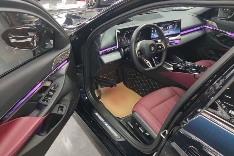 Used BMW 5 Series 2024 530Li Luxury Edition M Sport Package Driver Seat