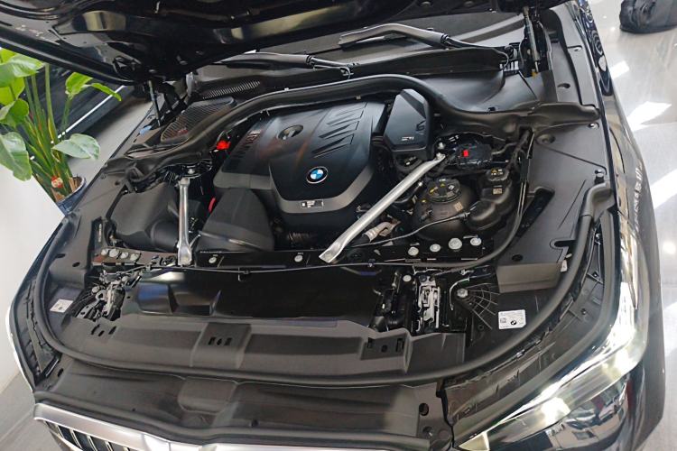 Used BMW 5 Series 2024 530Li Leading Luxury Package Engine Bay