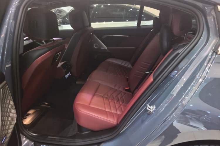 Used BMW 5 Series 2024 530Li Luxury Edition M Sport Package Interior 2
