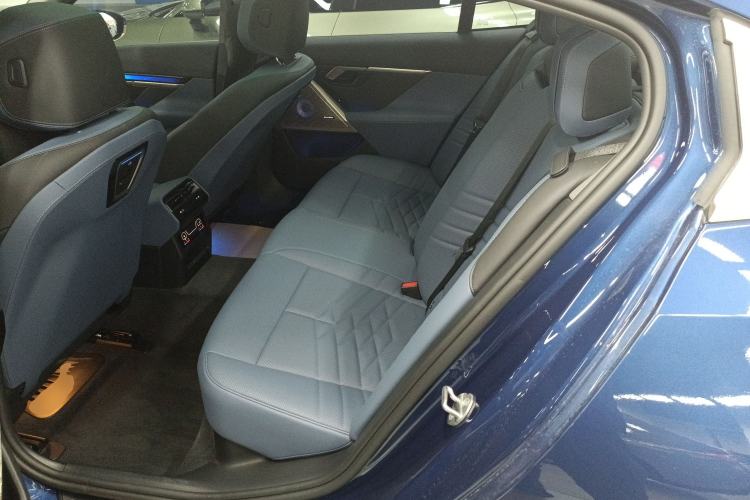 Used BMW 5 Series 2024 530Li Luxury Package Premium Edition Left Rear Seat