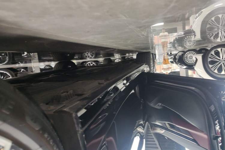 Used BMW 5 Series 2024 530Li Luxury Edition M Sport Package Left Side Sill