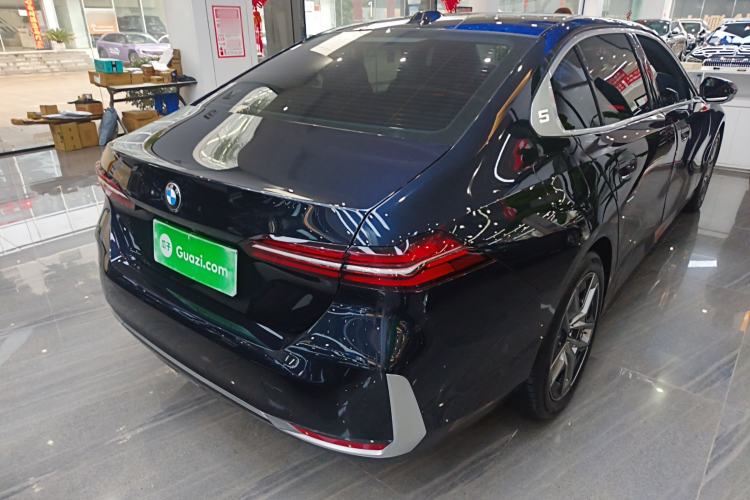 Used BMW 5 Series 2024 530Li Leading Luxury Package Rear Right 45 Deg