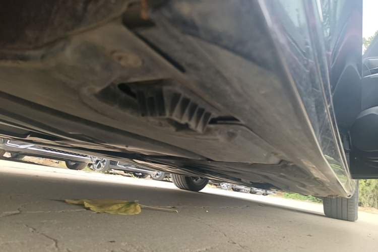 Used BMW 5 Series 2024 525Li M Sport Package Right Side Sill
