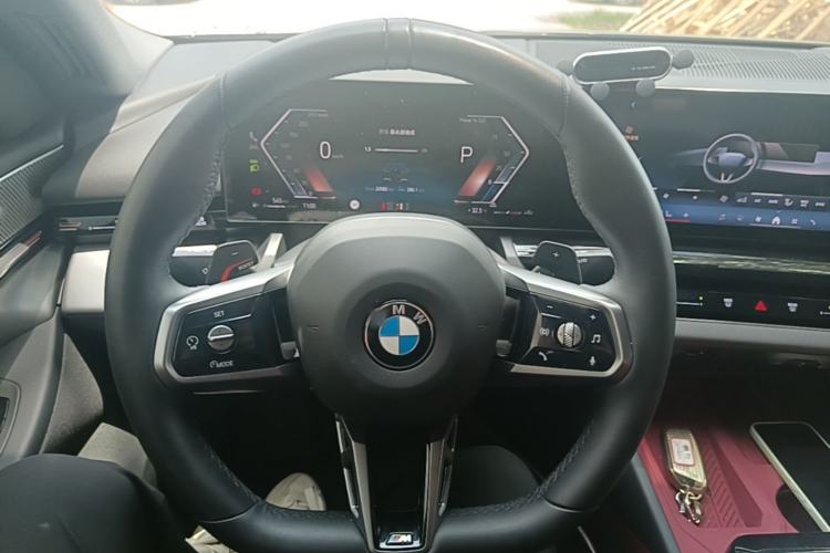Used BMW 5 Series 2024 525Li M Sport Package Steering Wheel