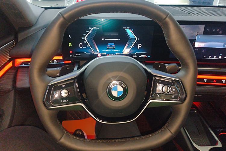 Used BMW 5 Series 2024 530Li Leading Luxury Package Steering Wheel