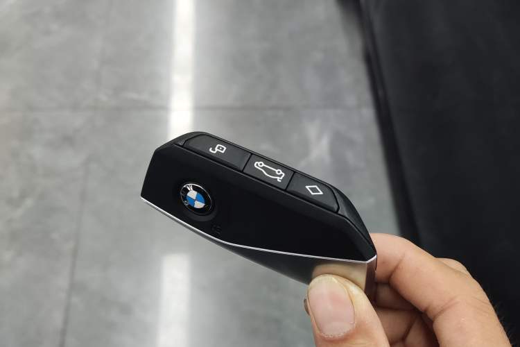 Used BMW 5 Series 2024 530Li Luxury Edition M Sport Package Vehicle Key