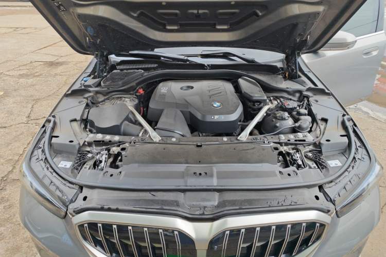 Used BMW 5 Series 2024 530Li Leading Luxury Package Engine Bay