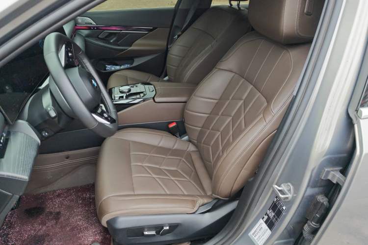 Used BMW 5 Series 2024 530Li Leading Luxury Package Left Front Seat