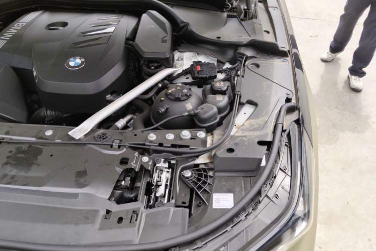 Used BMW 5 Series 2024 530i Luxury Edition M Sport Package Engine Bay Left