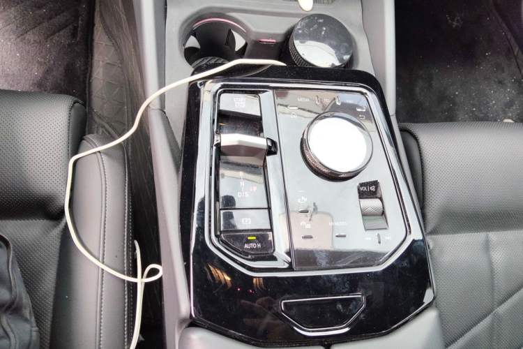 Used BMW 5 Series 2024 530i Luxury Edition M Sport Package Gear Lever
