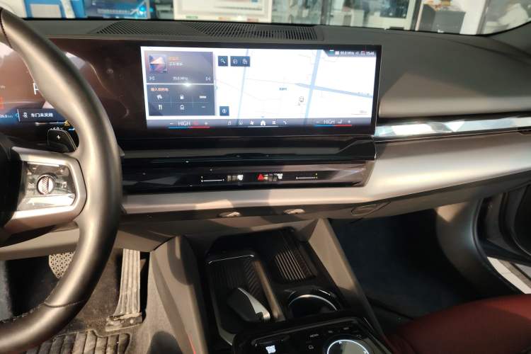 Used BMW 5 Series 2024 530Li Leading Model M Sport Package Audio And AC Panel