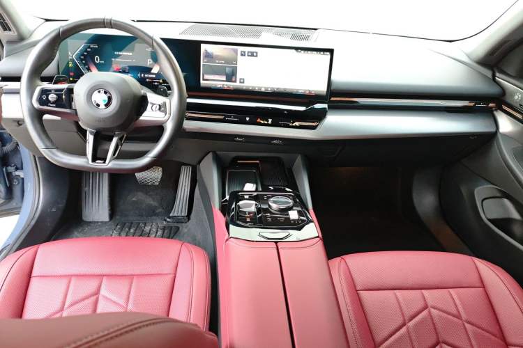 Used BMW 5 Series 2024 525Li M Sport Package Center Console