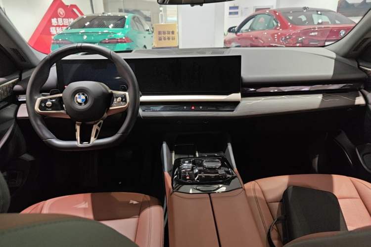 Used BMW 5 Series 2024 530Li Luxury Edition M Sport Package Center Console
