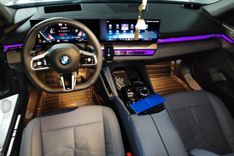 Used BMW 5 Series 2024 530Li Luxury Edition M Sport Package Center Console