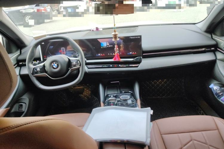 Used BMW 5 Series 2024 525Li Luxury Package Center Console