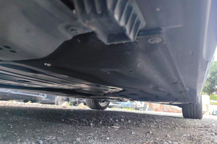 Used BMW 5 Series 2024 525Li M Sport Package Chassis Front Left