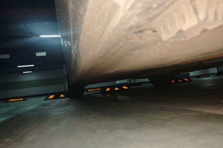 Used BMW 5 Series 2024 530Li Leading Model M Sport Package Chassis Front Right