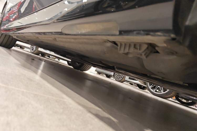 Used BMW 5 Series 2024 530Li Luxury Edition M Sport Package Chassis Front Right
