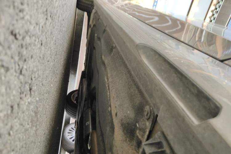 Used BMW 5 Series 2024 525Li Luxury Package Chassis Front Right