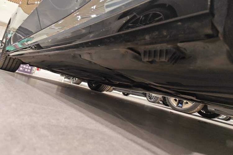 Used BMW 5 Series 2024 530Li Luxury Edition M Sport Package Chassis Rear Left