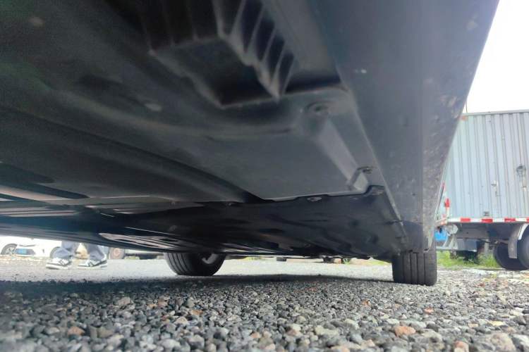Used BMW 5 Series 2024 525Li M Sport Package Chassis Rear Right