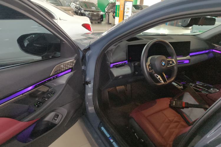 Used BMW 5 Series 2024 530Li Luxury Edition M Sport Package Driver Seat