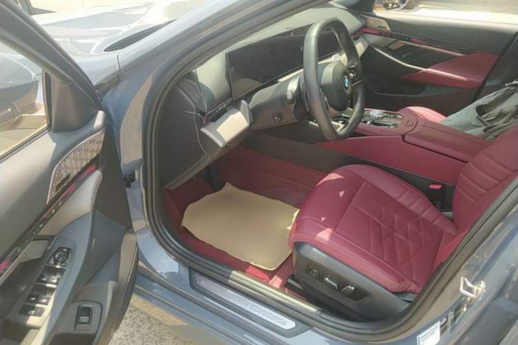 Used BMW 5 Series 2024 530Li Luxury Package Premium Edition Driver Seat