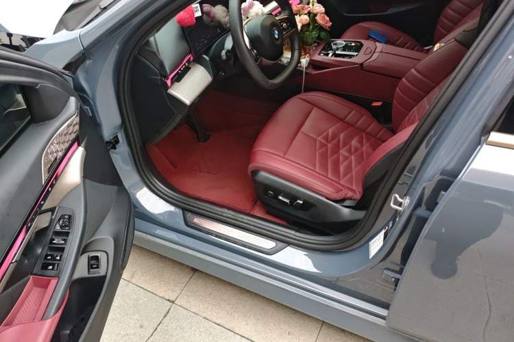 Used BMW 5 Series 2024 530Li Luxury Package Premium Edition Driver Seat