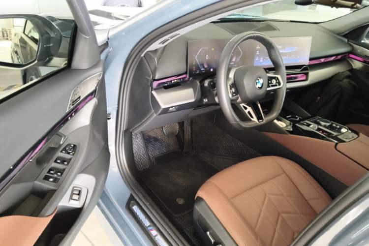 Used BMW 5 Series 2024 530Li Leading Model M Sport Package Driver Seat