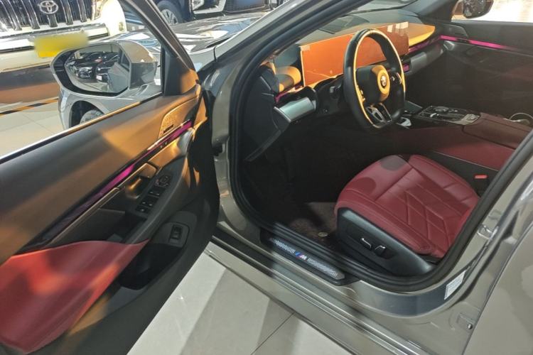 Used BMW 5 Series 2024 530Li Leading Model M Sport Package Driver Seat