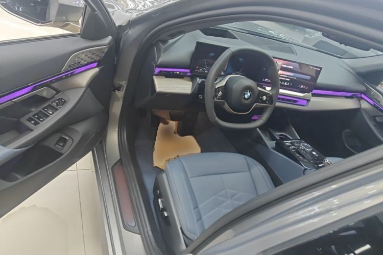 Used BMW 5 Series 2024 530Li Luxury Package Premium Edition Driver Seat