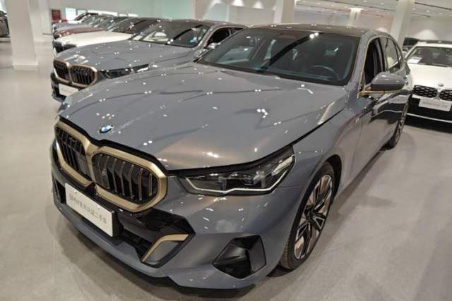 Used BMW 5 Series 2024 530Li Luxury Edition M Sport Package