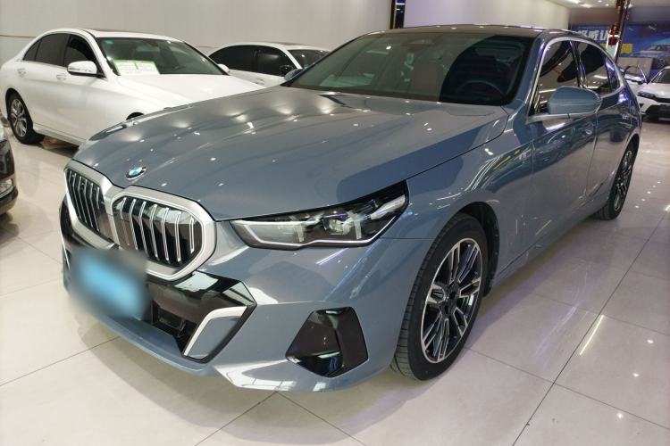 Used BMW 5 Series 2024 530Li Leading Model M Sport Package Guazi used car, China used car export, Used car for sale, Used cars, Cheapest cars for sale
