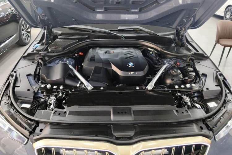 Used BMW 5 Series 2024 530Li Luxury Package Premium Edition Engine Bay