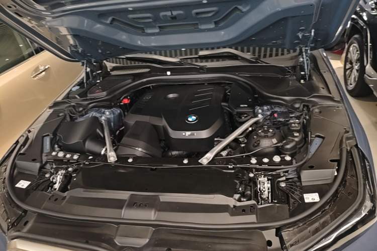 Used BMW 5 Series 2024 530Li Luxury Package Premium Edition Engine Bay