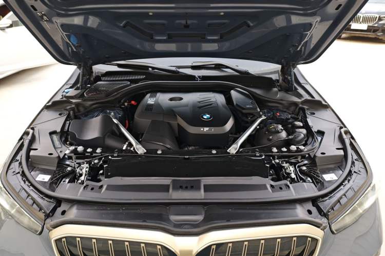Used BMW 5 Series 2024 525Li M Sport Package Engine Bay