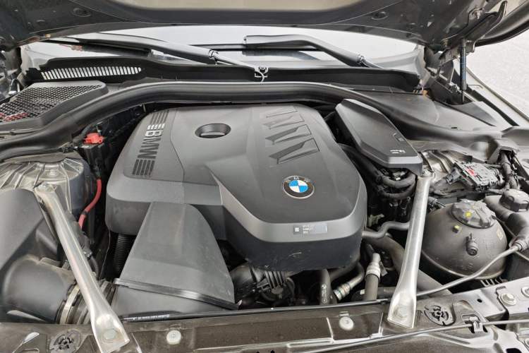 Used BMW 5 Series 2024 530Li Luxury Package Premium Edition Engine Bay