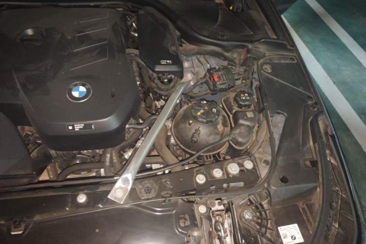 Used BMW 5 Series 2024 530Li Leading Model M Sport Package Engine Bay Left