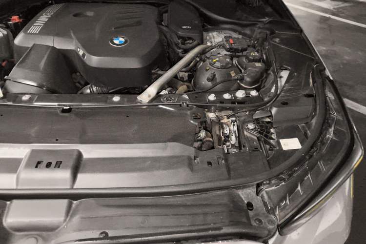 Used BMW 5 Series 2024 525i M Sport Package Engine Bay Left