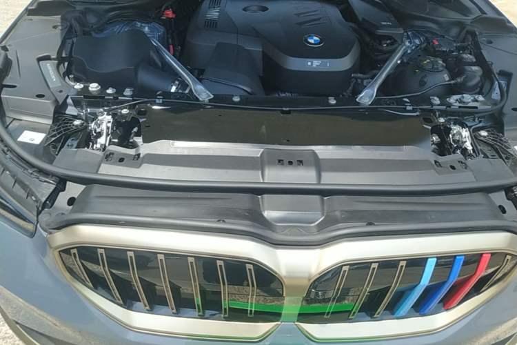 Used BMW 5 Series 2024 530Li Luxury Package Premium Edition Engine Bay