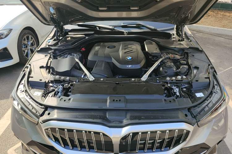 Used BMW 5 Series 2024 530Li Leading Model M Sport Package Engine Bay