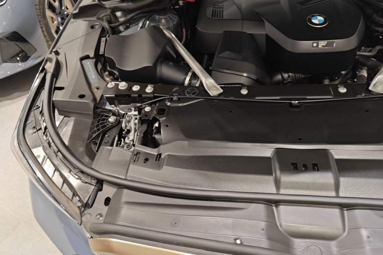Used BMW 5 Series 2024 530Li Luxury Edition M Sport Package Engine Bay Right