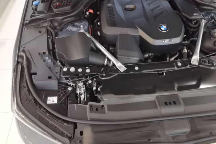 Used BMW 5 Series 2024 530Li Luxury Package Premium Edition Engine Bay Right