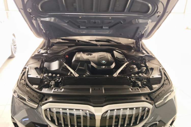 Used BMW 5 Series 2024 530Li Leading Model M Sport Package Engine Bay