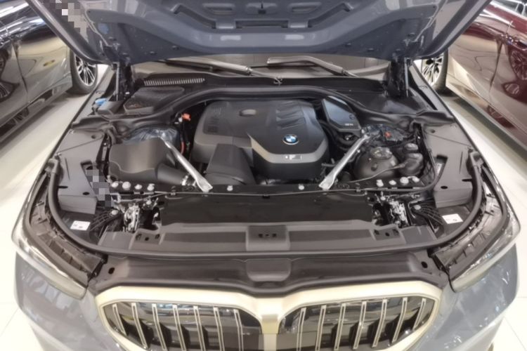 Used BMW 5 Series 2024 530Li Luxury Package Premium Edition Engine Bay